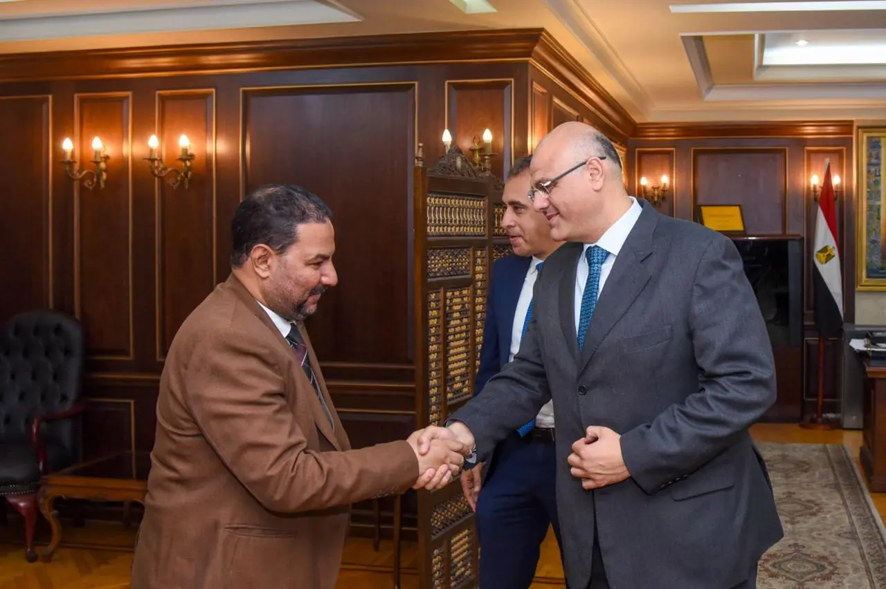محافظ الإسكندرية يستقبل مجلس نقابة الصحفيين بالإسكندرية ويؤكد أهمية دور الإعلام في دعم جهود التنمية - 1000572033