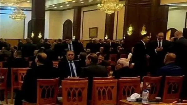 توافد كبار المسؤولين على عزاء والد رئيس الوزراء بمسجد المشير طنطاوي - 1000572279