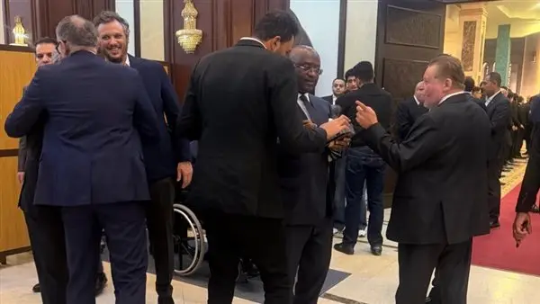 توافد كبار المسؤولين على عزاء والد رئيس الوزراء بمسجد المشير طنطاوي - 1000572280
