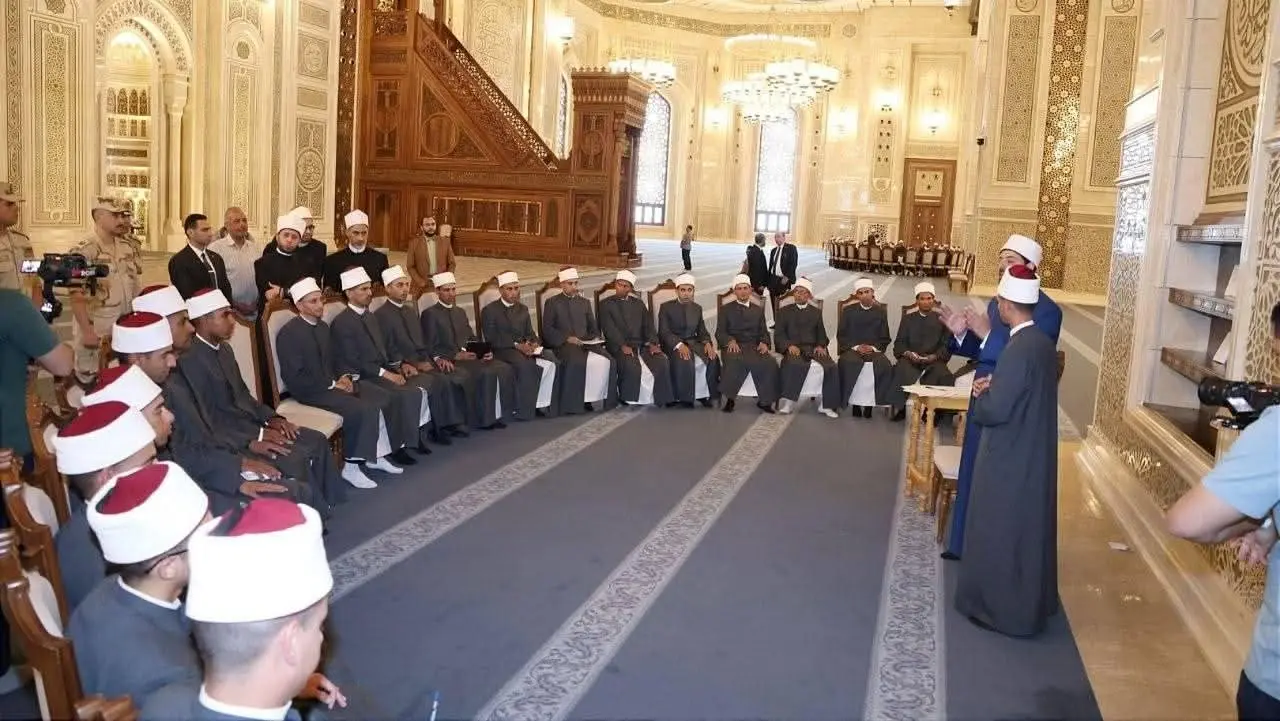 وزير الأوقاف يتفقد برنامج تدريب أئمة دفعة الشيخ حسن العطار بمسجد مصر الكبير