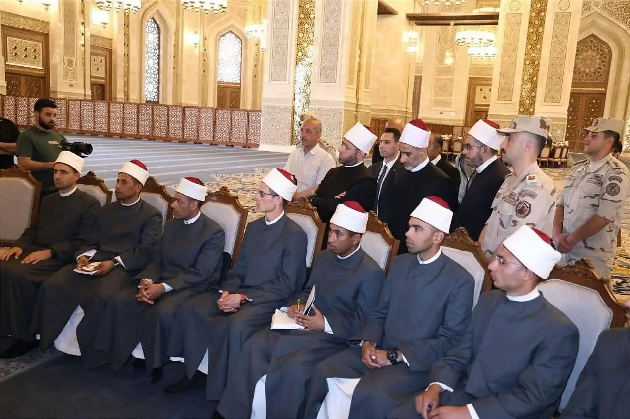 وزير الأوقاف يتفقد برنامج تدريب أئمة دفعة الشيخ حسن العطار بمسجد مصر الكبير - 1000572570