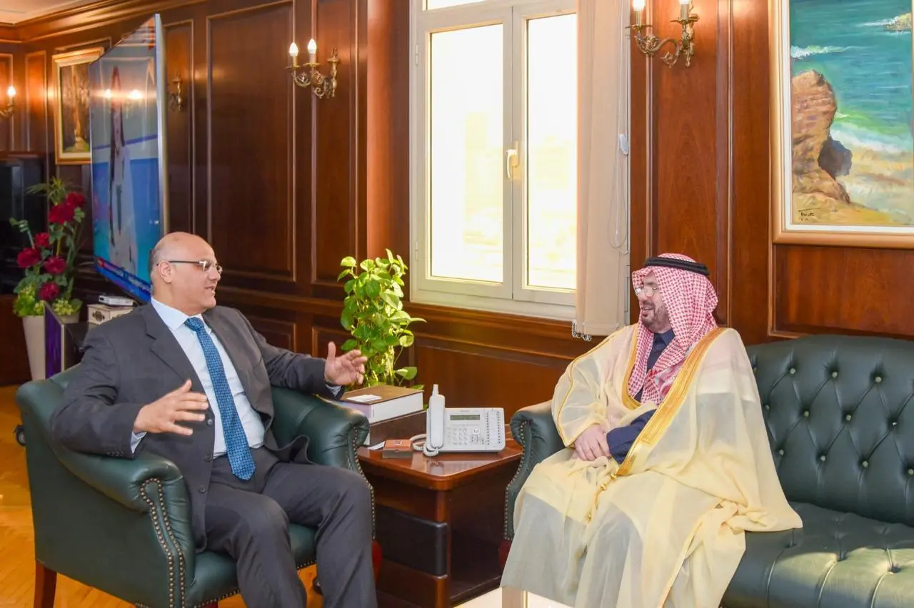 محافظ الإسكندرية يلتقي القنصل العام للمملكة العربية السعودية بالإسكندرية لتعزيز سبل التعاون - 1000573465