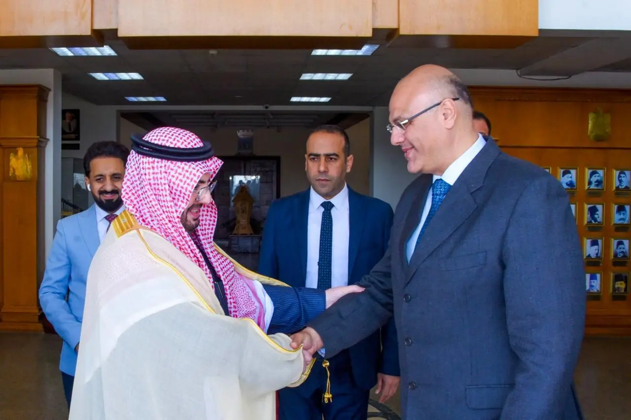 محافظ الإسكندرية يلتقي القنصل العام للمملكة العربية السعودية بالإسكندرية لتعزيز سبل التعاون - 1000573469