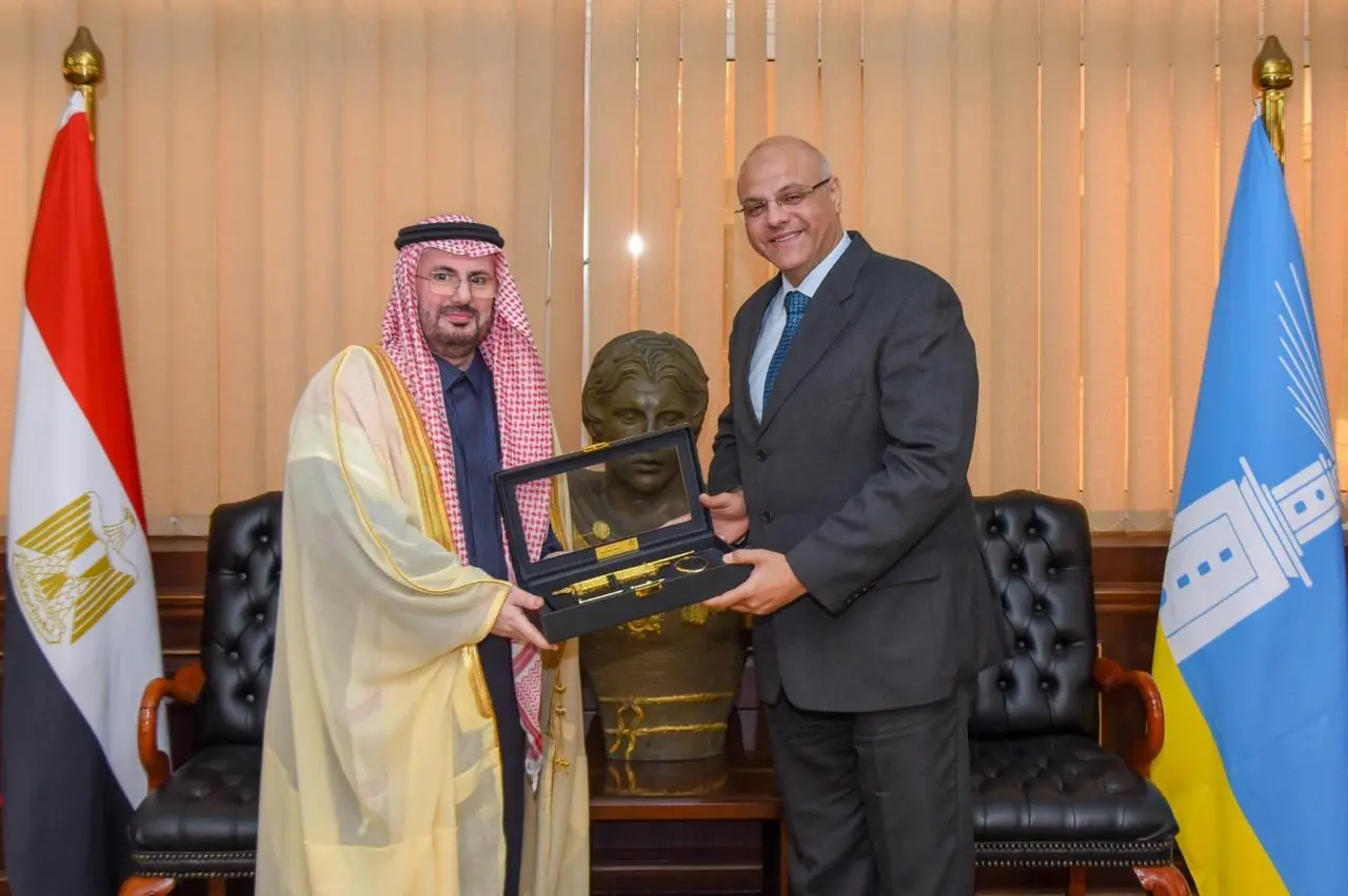 محافظ الإسكندرية يلتقي القنصل العام للمملكة العربية السعودية بالإسكندرية لتعزيز سبل التعاون