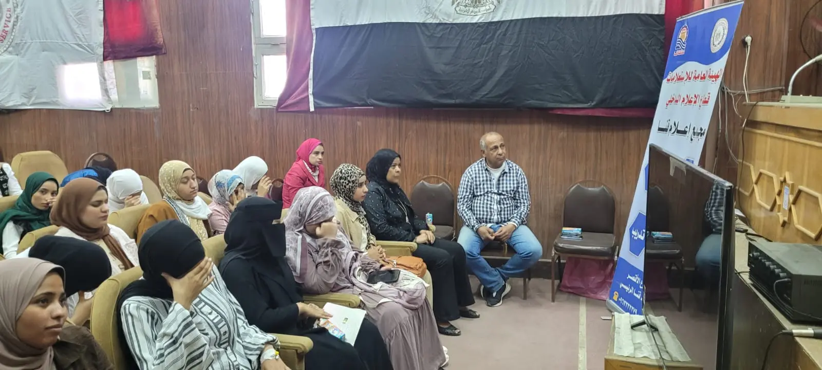 مجمع إعلام قنا يناقش دور الإعلام في نشر الوعي الرقمى بين الشباب - 1000574175