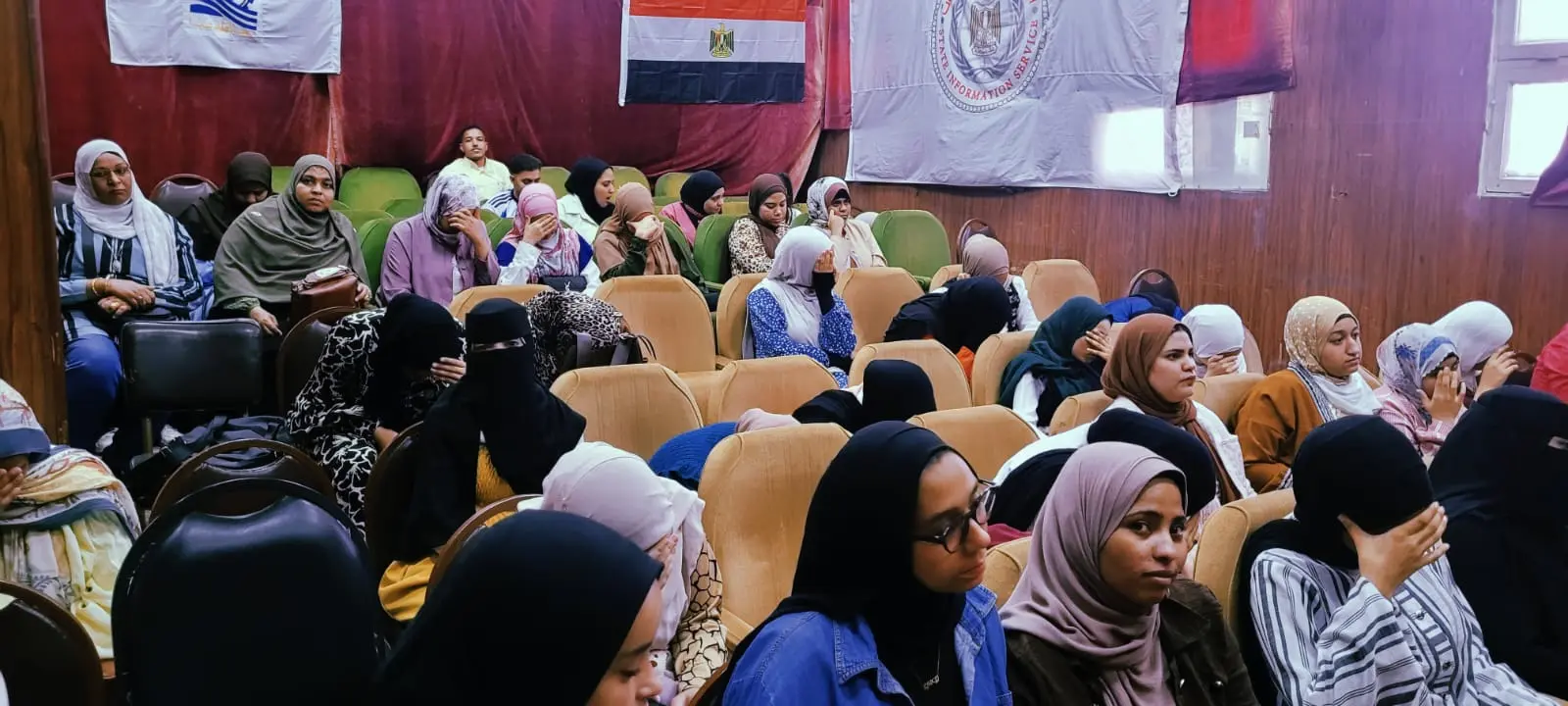 مجمع إعلام قنا يناقش دور الإعلام في نشر الوعي الرقمى بين الشباب - 1000574181