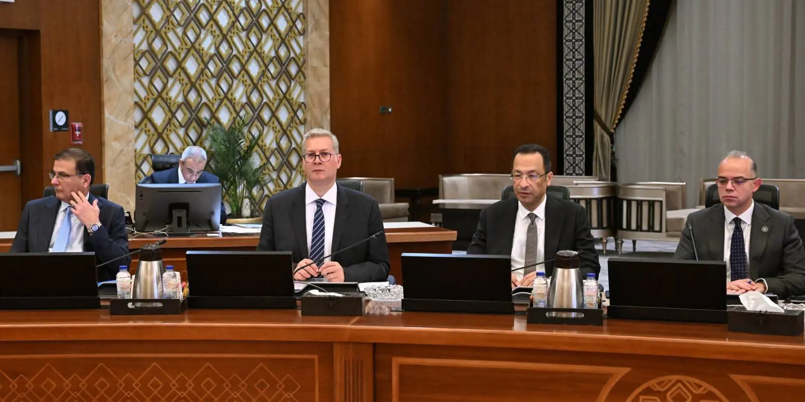مدبولي: الدولة ماضية في خططها لتوطين مختلف الصناعات في مصر وزيادة الاستثمارات - 1000574357