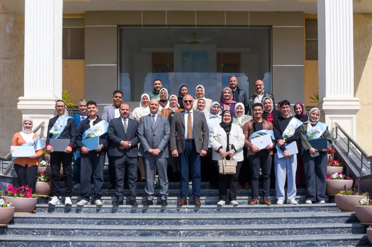 محافظ الإسكندرية يُكرم "أوائل الجمهورية" للثانوية العامة: فخور بتفوق أبنائنا ونرعى الموهوبين لبناء المستقبل