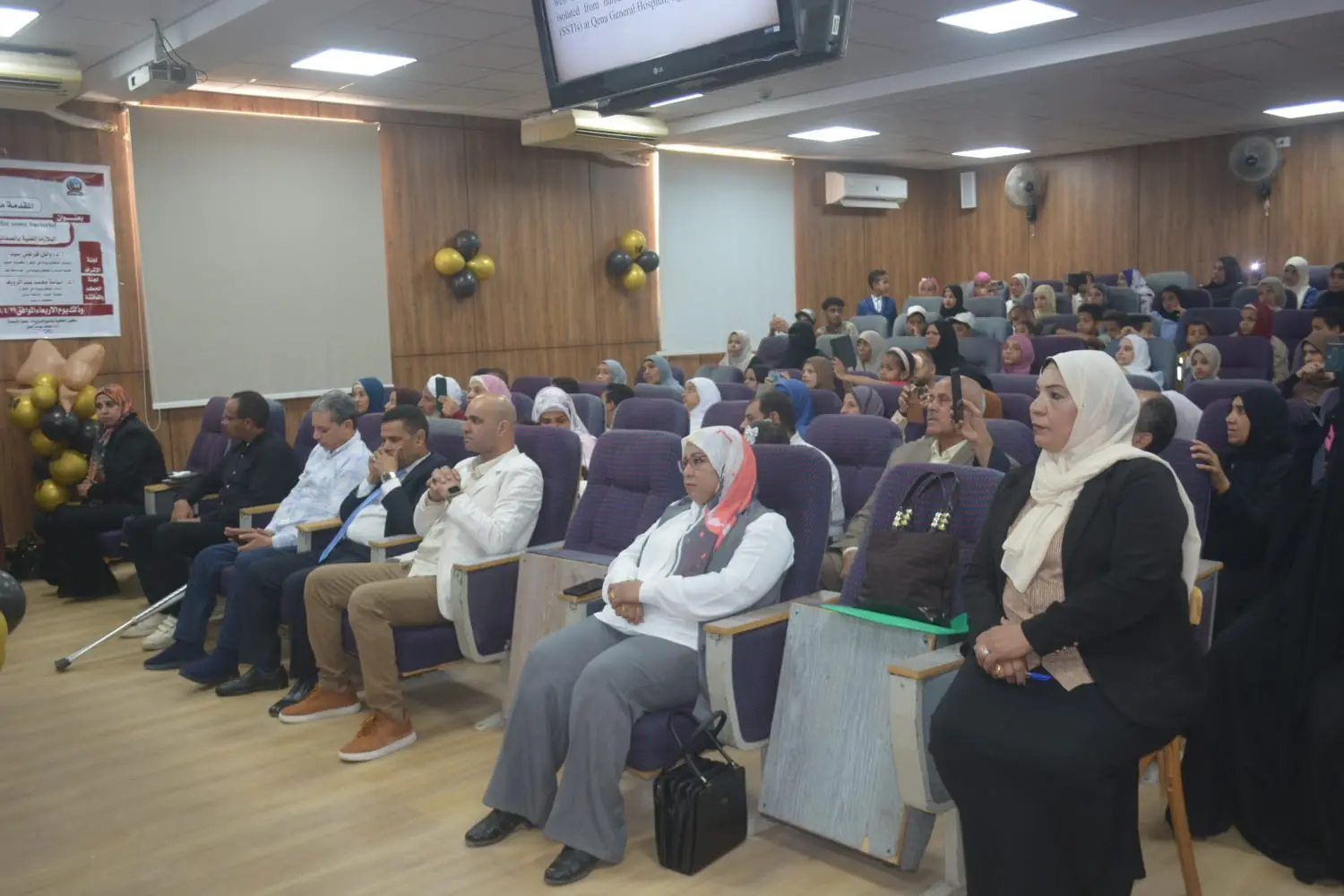 دراسة بجامعة قنا تكشف فعالية البلازما الغنيه بالصفائح الدمويه ضد بكتيريا الجلد المقاومة للمضادات الحيوية - 1000574822