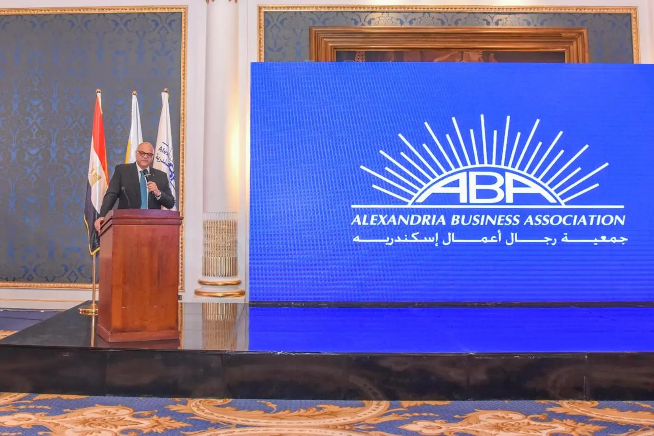 محافظ الإسكندرية: حريصون على دعم الاستثمار والشراكة مع قطاع الأعمال لدفع عجلة التنمية - 1000575540