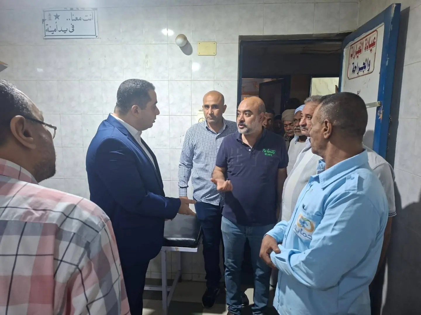 جولة مفاجئة لوكيل صحة قنا بمستشفى نقادة وتوجيهات حازمة لضبط الأداء - 1000575834