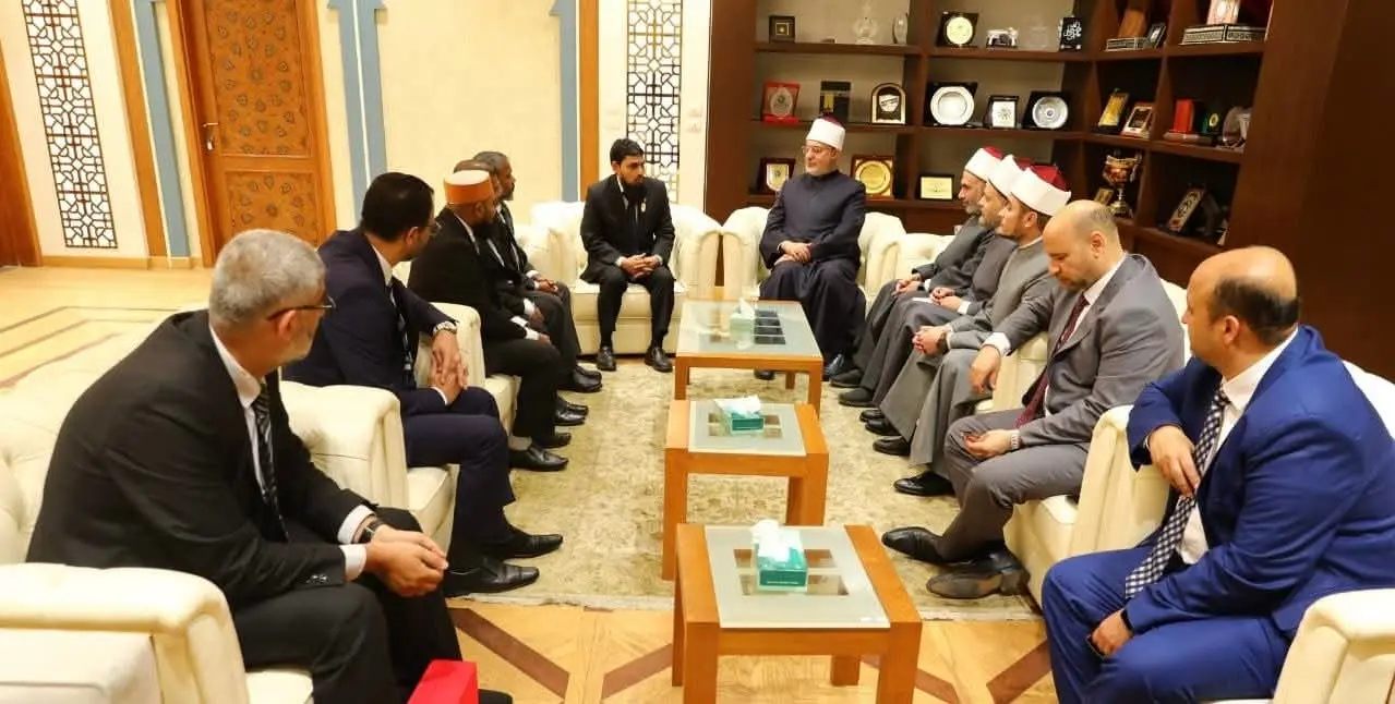 مفتي الجمهورية يبحث مع وفد جامعة المالديف الإسلامية تعزيز التعاون العلمي والدعوي - 1000575985