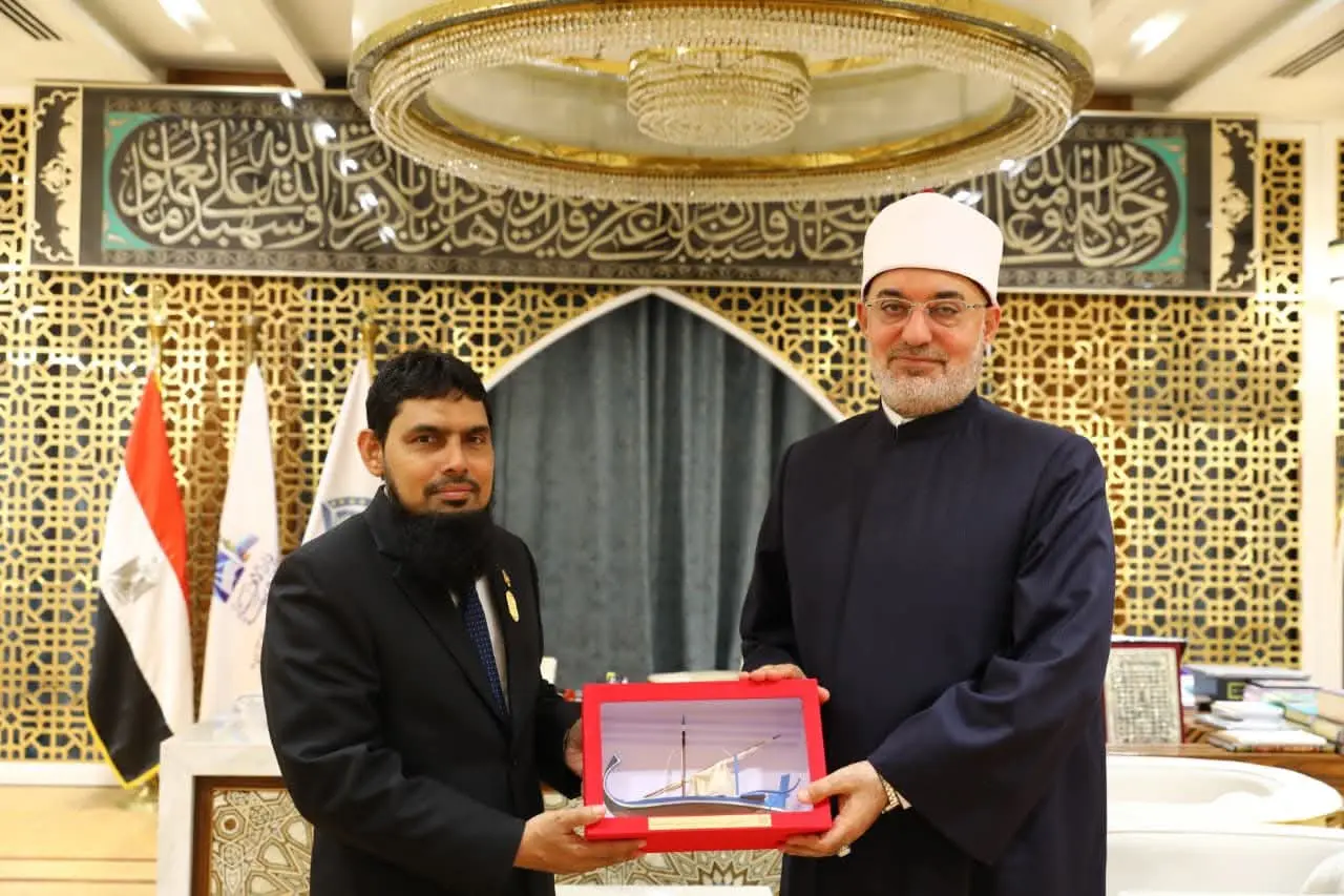 مفتي الجمهورية يبحث مع وفد جامعة المالديف الإسلامية تعزيز التعاون العلمي والدعوي - 1000575988
