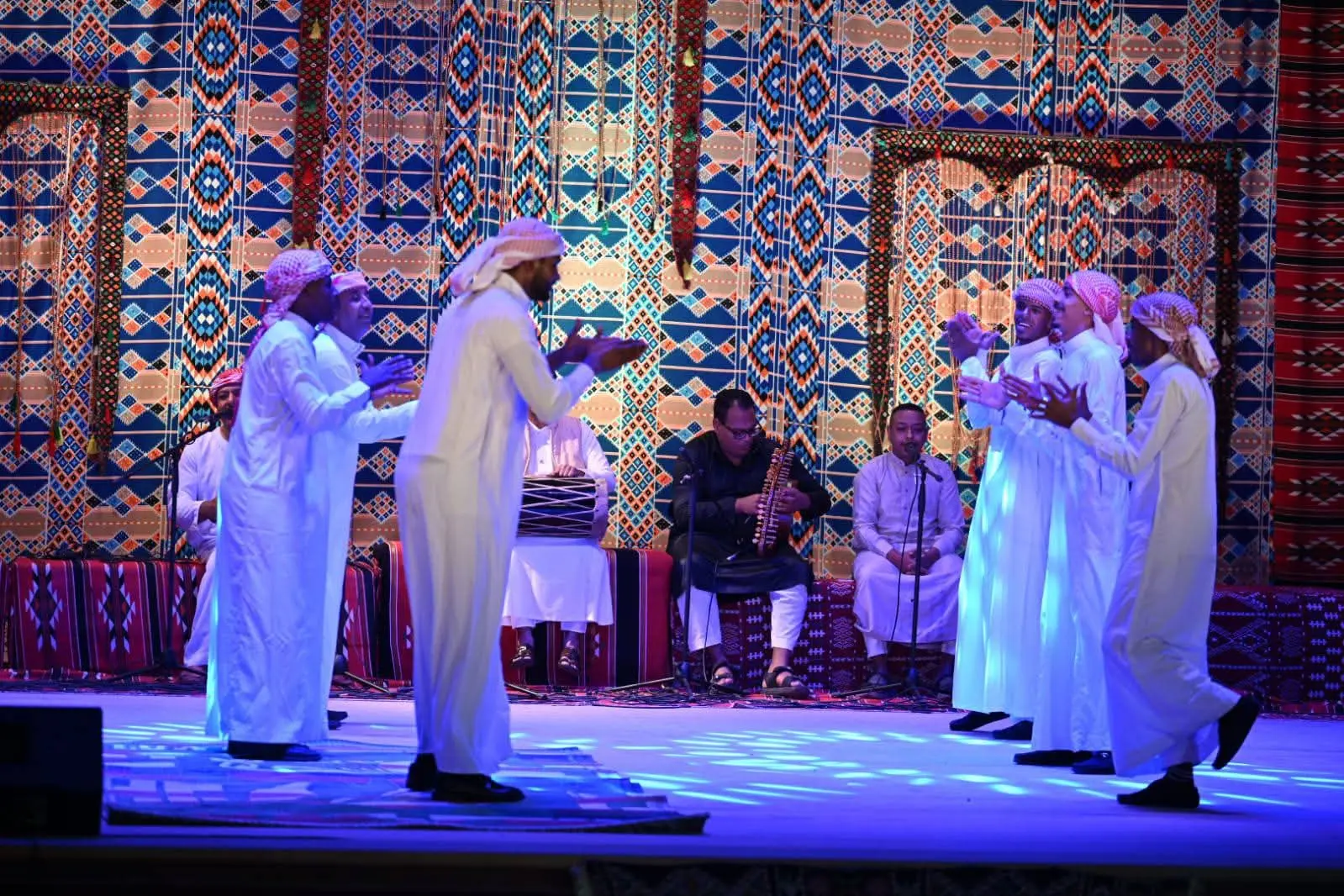 عروض التراث تزين قصر ثقافة العريش في ثاني أيام ملتقى سيناء لفنون البادية - 1000576024