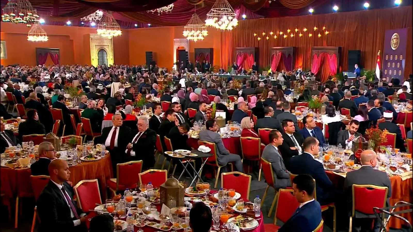 السيسي في حفل إفطار الأسرة المصرية: إجراءاتنا الاقتصادية "مدروسة" لتجنب خيارات أشد قسوة - 1000578706