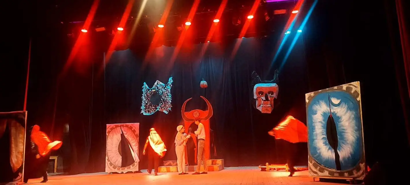 "مقبرة الشموع" و"لعبة الخروج" ضمن عروض نوادي المسرح بقصر ثقافة قنا - 1000580744