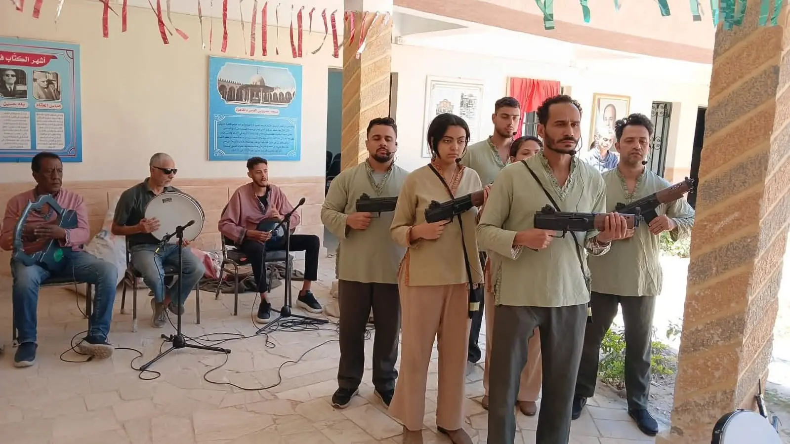 إقبال كبير على عرض "السمسمية" في ختام مشروع "المواجهة والتجوال" ببيت ثقافة المساعيد - 1000580965