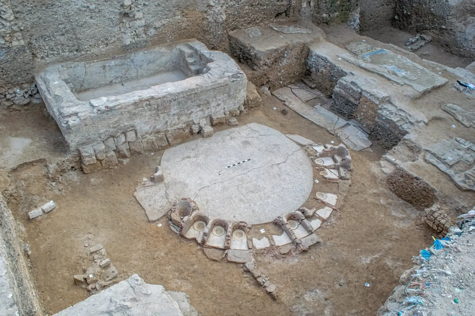 كشف أثري بمنطقة محرم بك يُسلط الضوء على تطور الحياة الحضرية بمدينة الإسكندرية - 1000582440