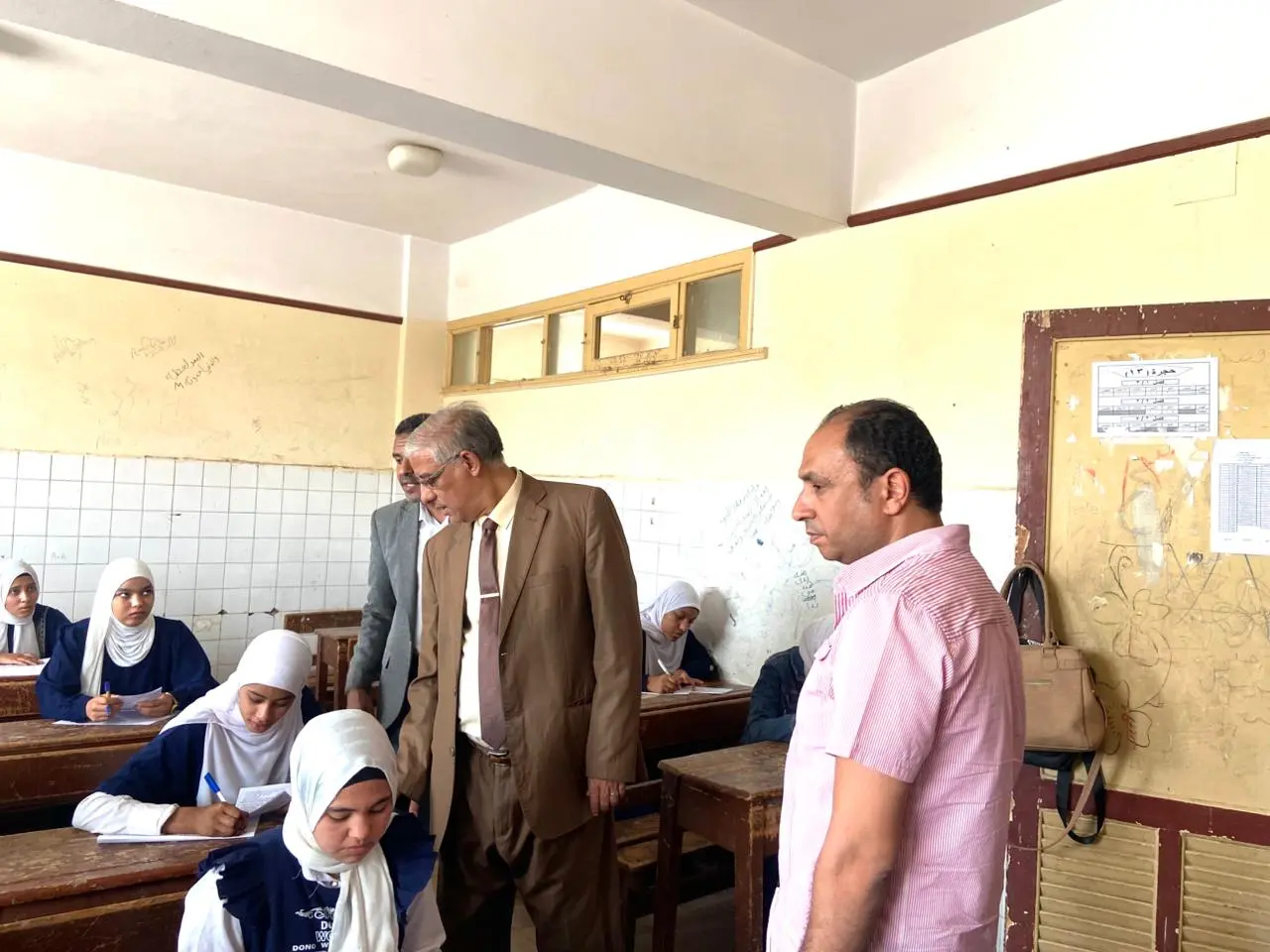إحالة مخالفات بلجان امتحانات التعليم الفني بقفط للتحقيق - 1000584062