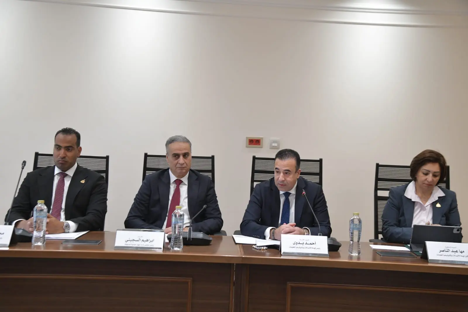 "اتصالات النواب" تطالب باجراءات لتوطين صناعة الموبايل ومواجهة ارتفاع سعره محليا