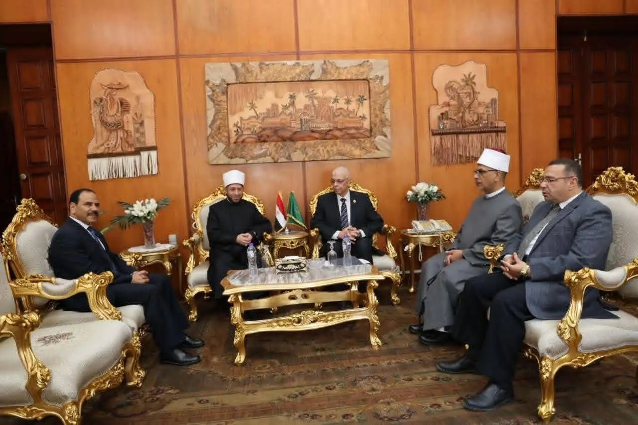وزير الأوقاف ورئيس جامعة المنوفية يشهدان ندوة «قيم الوسطية والانتماء الوطني لدى الشباب» - 1000585026