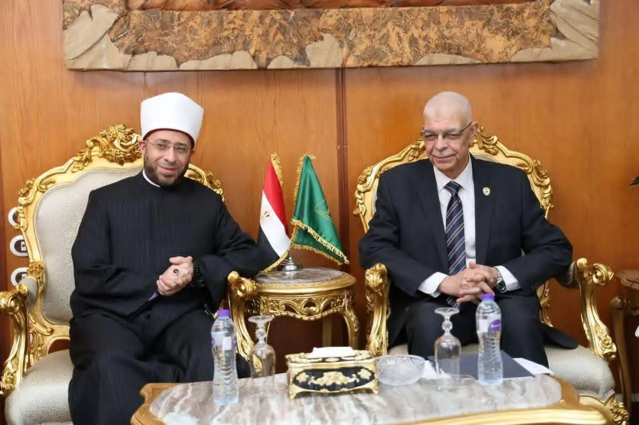 وزير الأوقاف ورئيس جامعة المنوفية يشهدان ندوة «قيم الوسطية والانتماء الوطني لدى الشباب» - 1000585027