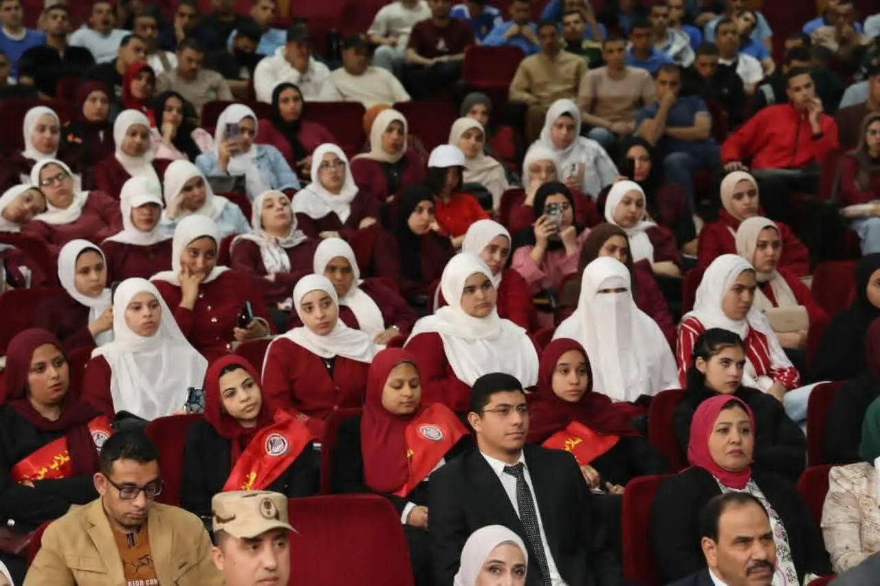 وزير الأوقاف ورئيس جامعة المنوفية يشهدان ندوة «قيم الوسطية والانتماء الوطني لدى الشباب» - 1000585038