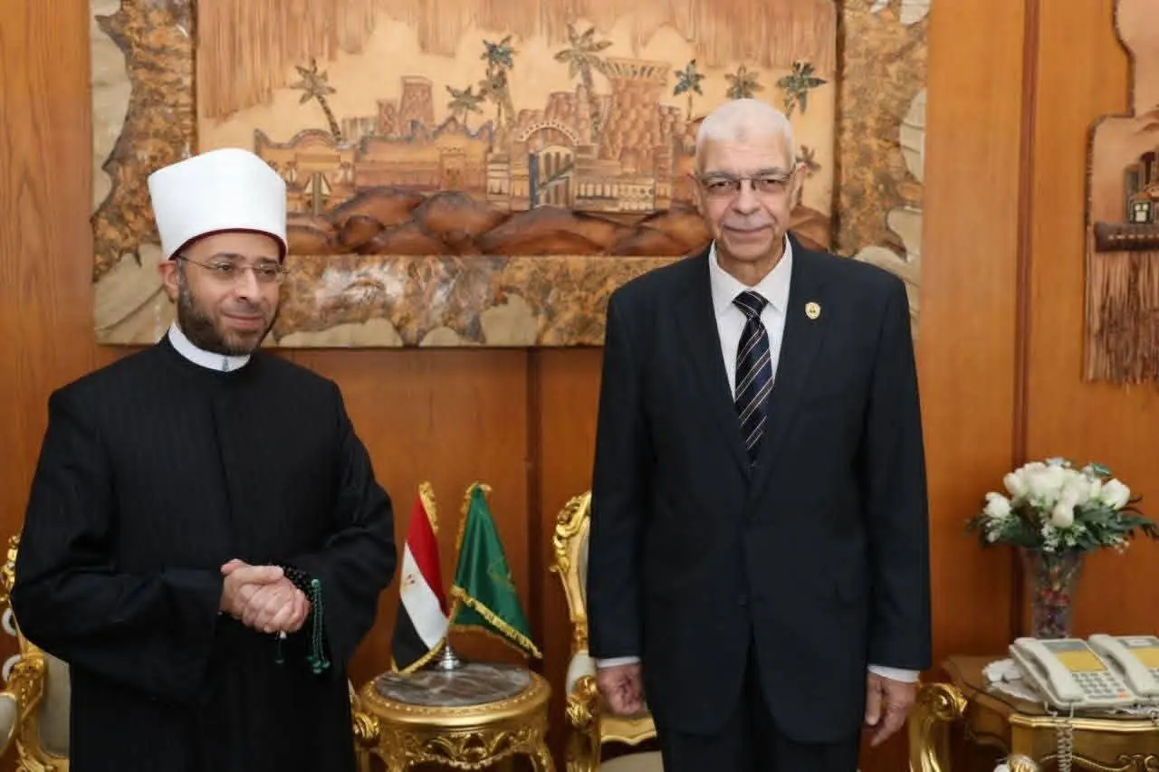 وزير الأوقاف ورئيس جامعة المنوفية يشهدان ندوة «قيم الوسطية والانتماء الوطني لدى الشباب» - 1000585045