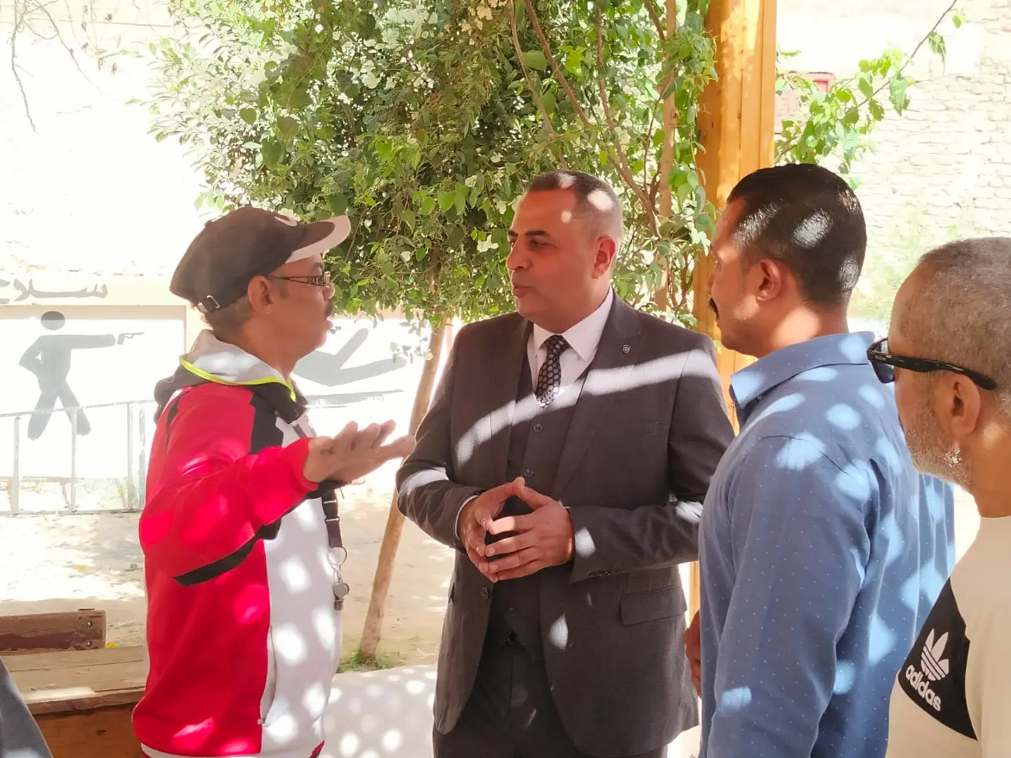 "عبدالمحسن" يتفقد مدرسة السادات الابتدائية بقنا لمتابعة انتظام الدراسة والأنشطة - 1000587635