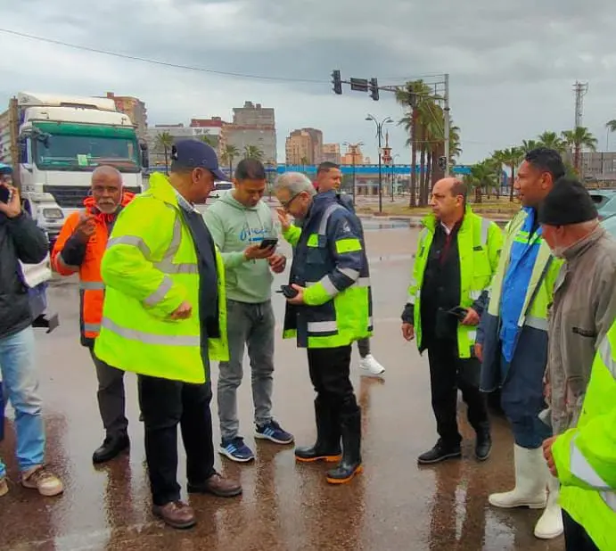 رئيس صرف الإسكندرية يتفقد منطقة العجمي لمُتابعة جاهزية التعامل مع الأمطار - 1000588946