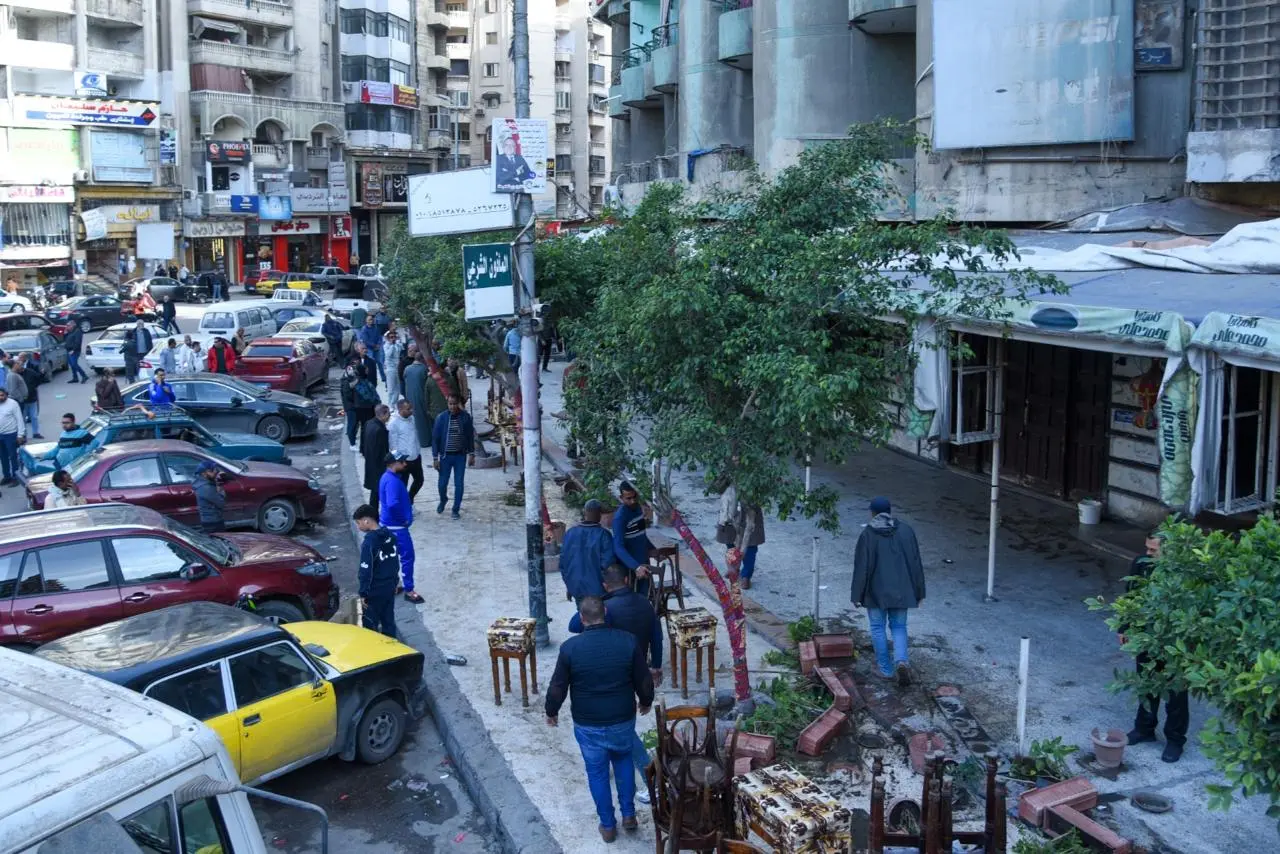 استجابةً لشكاوى المواطنين.. محافظ الإسكندرية يقود حملات موسعة لرفع التعديات وغلق المقاهي المخالفة - 1000591038