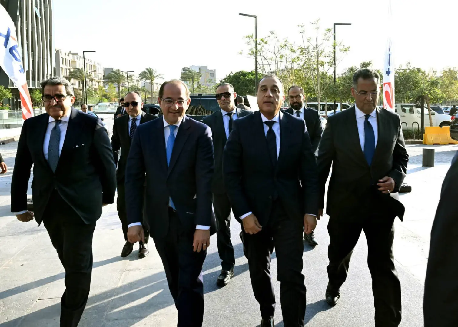 رئيس الوزراء يفتتح أول مركز للخدمات الضريبية المميزة بالقاهرة الجديدة - 1000591120