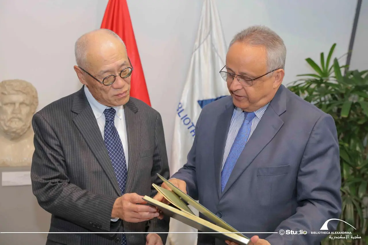 مدير مكتبة الإسكندرية يستقبل سفير اليابان لتعزيز أواصر التعاون - 1000592038