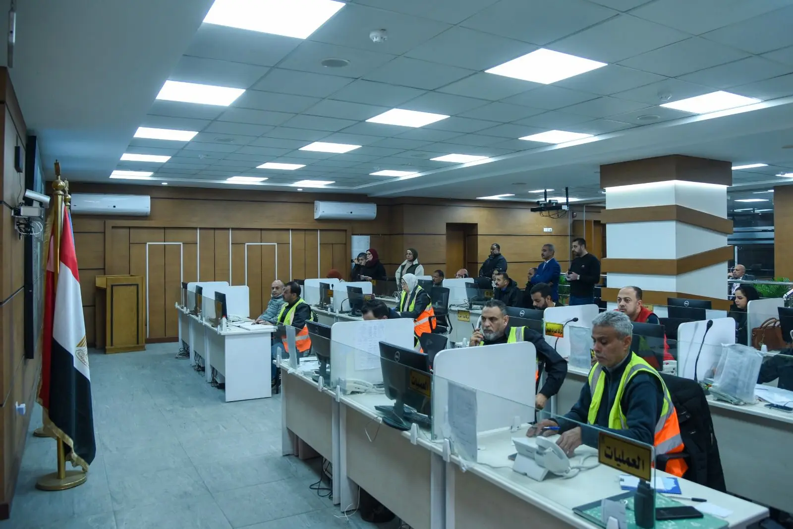 محافظ الإسكندرية يتابع جاهزية الأجهزة التنفيذية لمواجهة حال عدم استقرار الأحوال الجوية - 1000592788