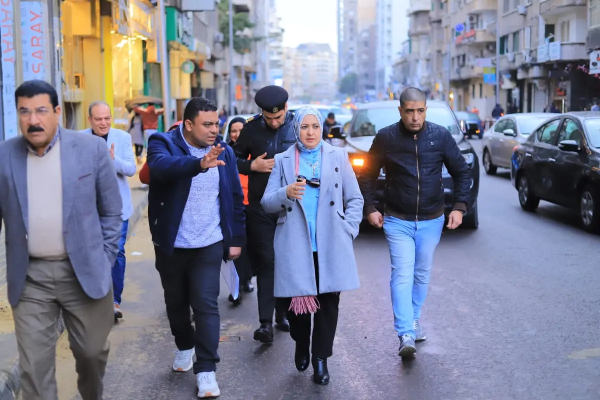 نائب محافظ الإسكندرية تتابع ميدانياً معدلات تنفيذ مشروع تطوير وتوسعة شارع أبو قير - 1000593645