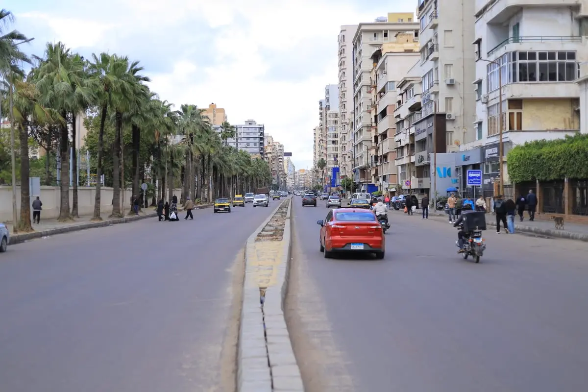 نائب محافظ الإسكندرية تتابع ميدانياً معدلات تنفيذ مشروع تطوير وتوسعة شارع أبو قير - 1000593675