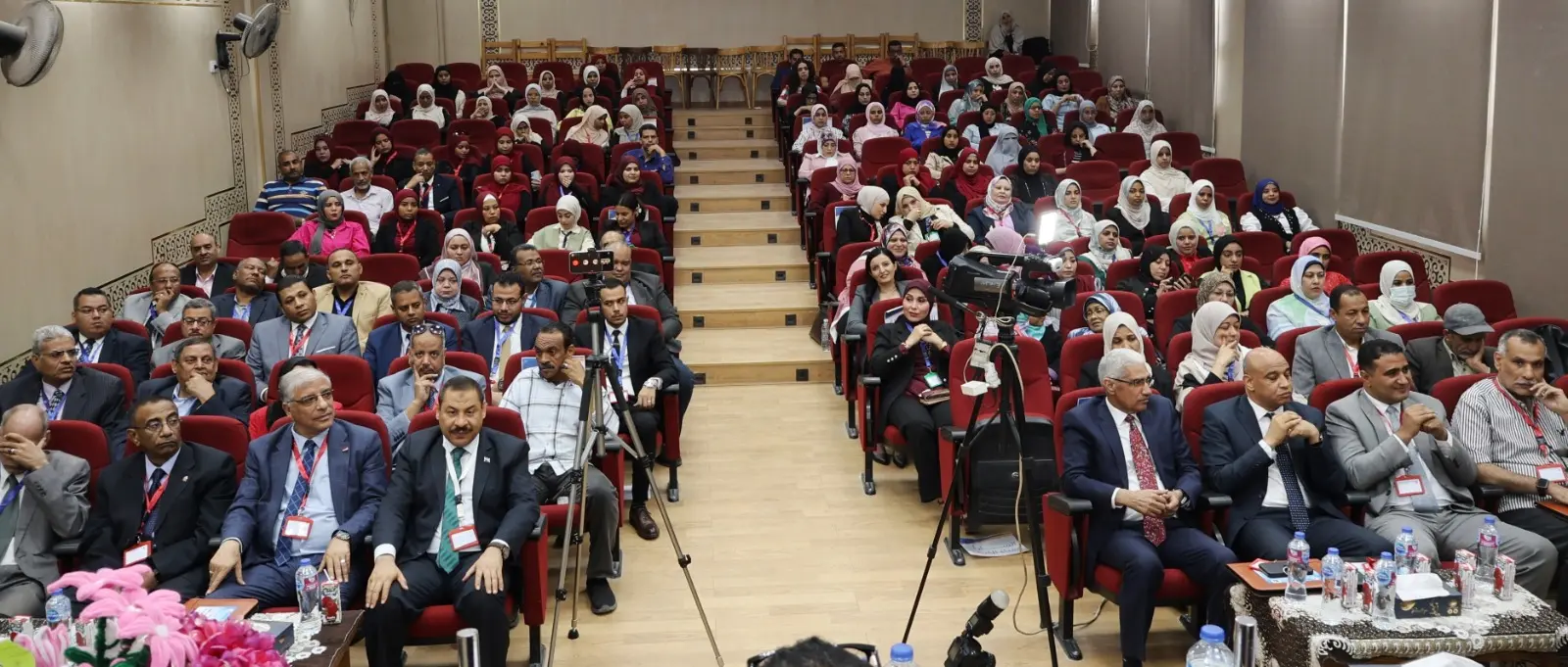 انطلاق فعاليات المؤتمر السنوي الثامن لكلية التربية بجامعة قنا - 1000593819