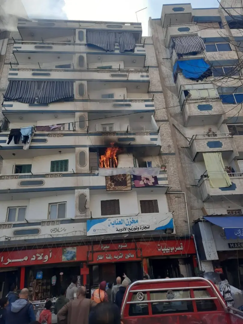 بدون إصابات.. اندلاع حريق داخل شقة سكنية في باكوس - 1000593945