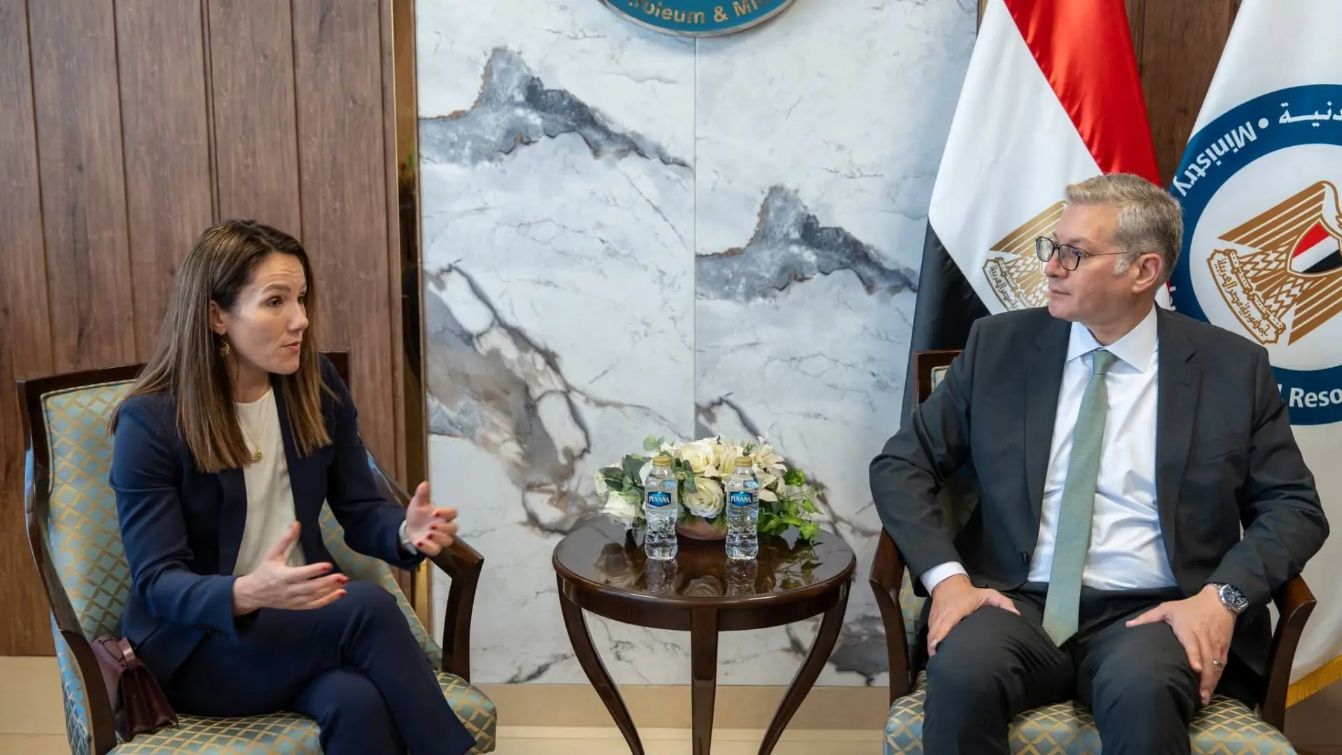 وزير البترول يبحث مع شركة “بي بي” البريطانية التقدم في حفر آبار جديدة للغاز الطبيعي