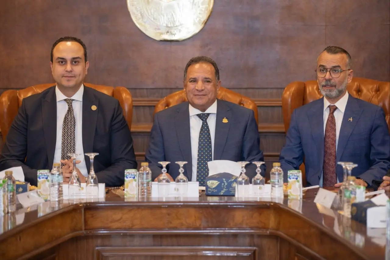 حزب الشعب الجمهوري يستضيف رئيس هيئة الرعاية الصحية في مائدة مستديرة حول «التأمين الصحي الشامل» - 1000594378