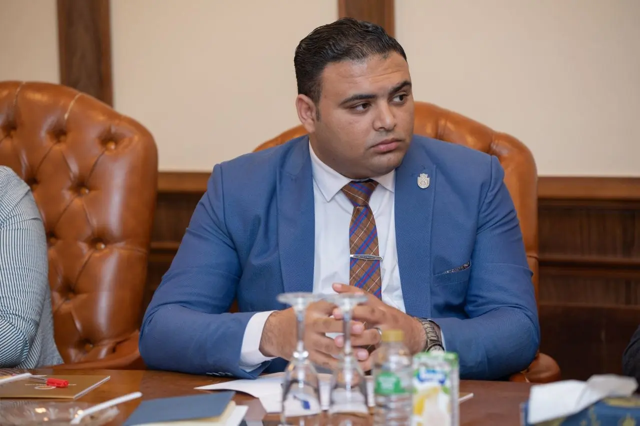 حزب الشعب الجمهوري يستضيف رئيس هيئة الرعاية الصحية في مائدة مستديرة حول «التأمين الصحي الشامل» - 1000594382