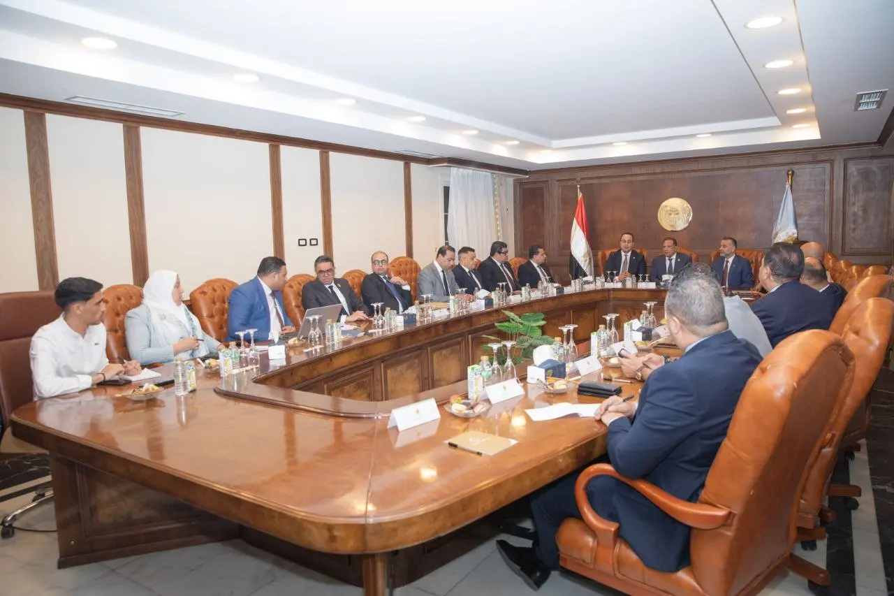 حزب الشعب الجمهوري يستضيف رئيس هيئة الرعاية الصحية في مائدة مستديرة حول «التأمين الصحي الشامل» - 1000594392