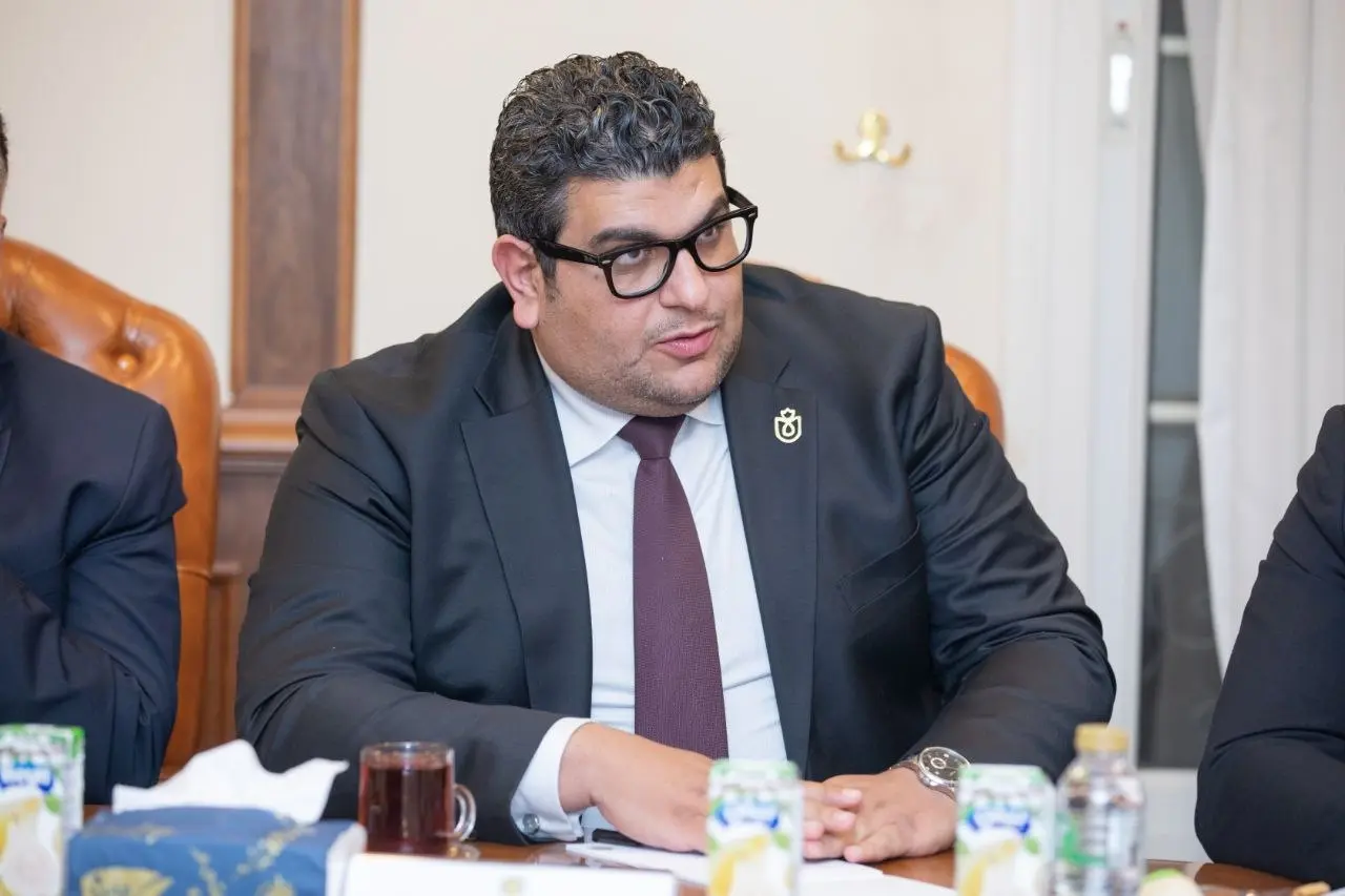 حزب الشعب الجمهوري يستضيف رئيس هيئة الرعاية الصحية في مائدة مستديرة حول «التأمين الصحي الشامل» - 1000594397