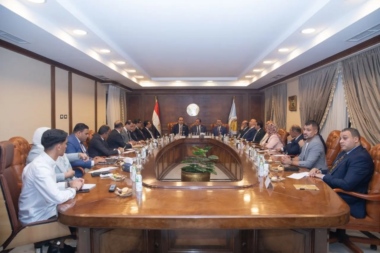 حزب الشعب الجمهوري يستضيف رئيس هيئة الرعاية الصحية في مائدة مستديرة حول «التأمين الصحي الشامل»