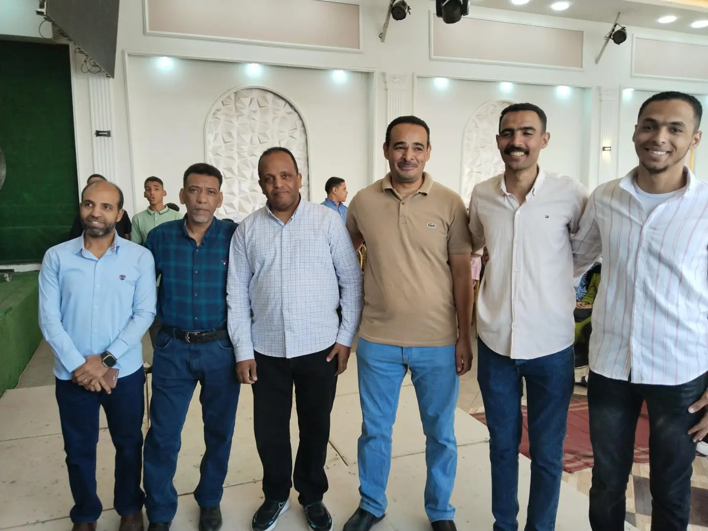 بمشاركة 500 طالب وطالبة.. “الشعب الجمهوري” ينظم مراجعات مجانية للشهادة الإعدادية بنجع حمادي - 1000594713