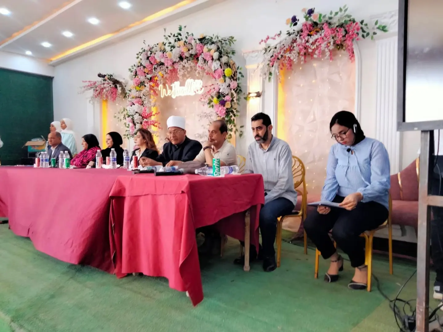 بمشاركة 500 طالب وطالبة.. “الشعب الجمهوري” ينظم مراجعات مجانية للشهادة الإعدادية بنجع حمادي - 1000594721