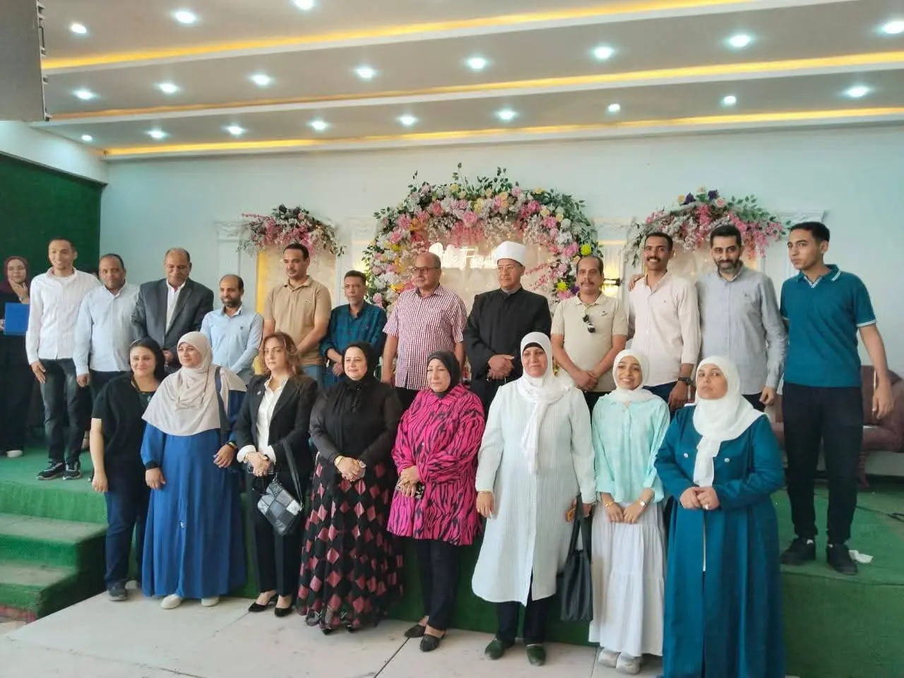 بمشاركة 500 طالب وطالبة.. “الشعب الجمهوري” ينظم مراجعات مجانية للشهادة الإعدادية بنجع حمادي - 1000594725