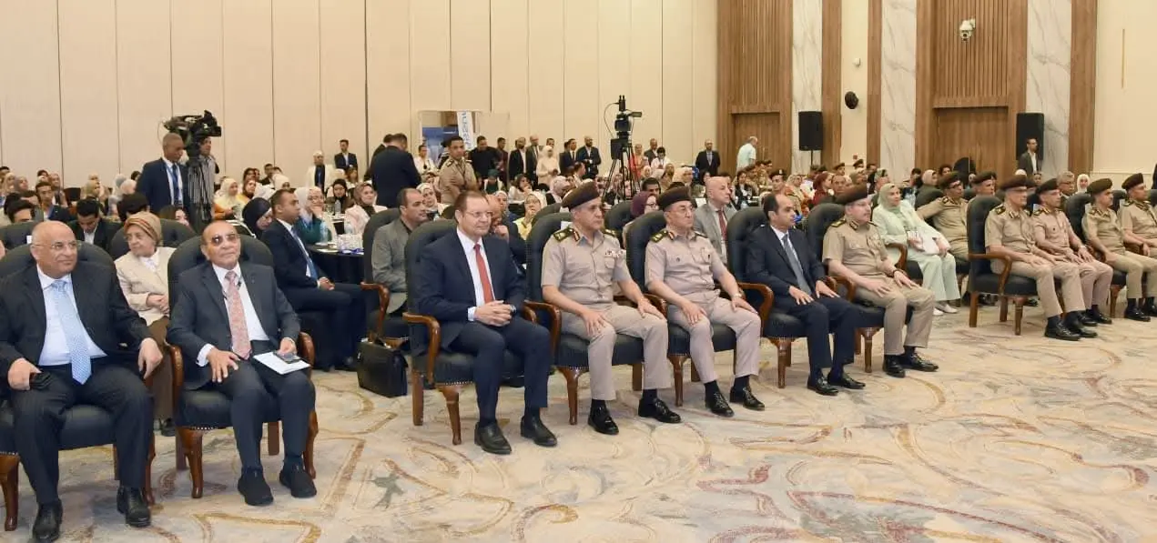 القوات المسلحة تنظم المؤتمر العلمى الرابع للطب الطبيعى والتأهيلى وعلاج الروماتيزم - 1000594825