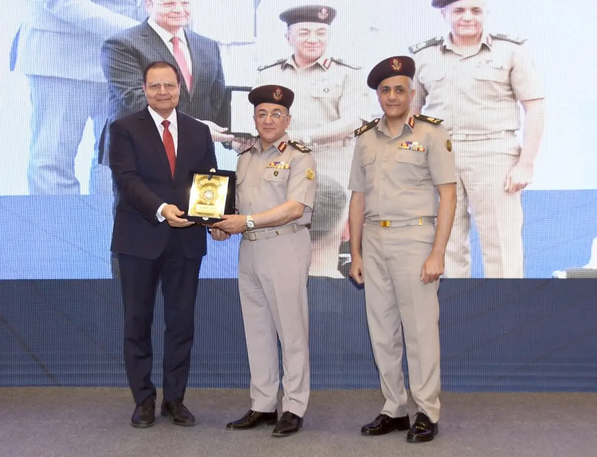 القوات المسلحة تنظم المؤتمر العلمى الرابع للطب الطبيعى والتأهيلى وعلاج الروماتيزم - 1000594828