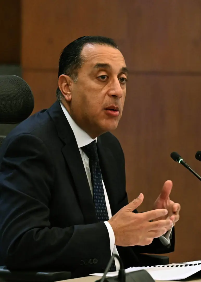 رئيس الوزراء: تعهدات من شركات دولية في قطاع البترول بضخ استثمارات تتجاوز 19 مليار دولار - 1000594855